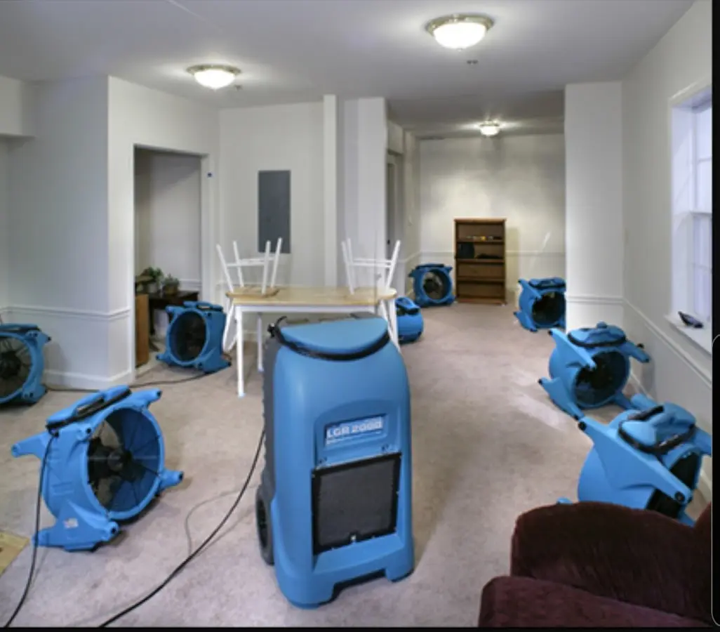 Air movers and dehumidifier setup for Water Extraction & Removal in Lincoln